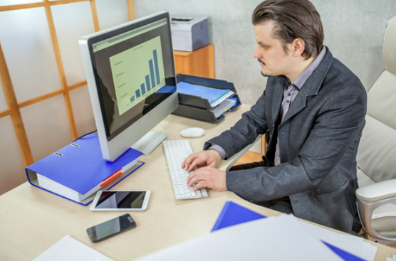 Practical Tools Traders Should Review Before Choosing Brokerage Accounts